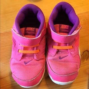 Girls Nike tennis shoes