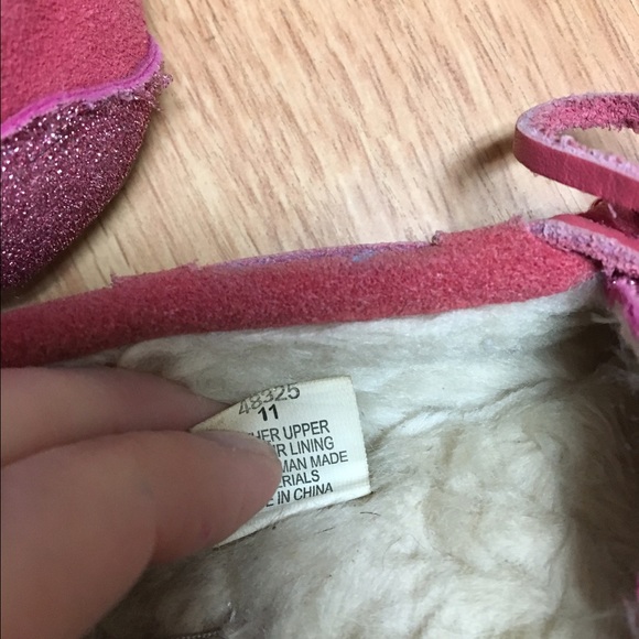 Girls Minnetonka slippers - Picture 3 of 3