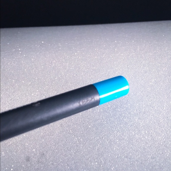 SOLD!!!✨Kylie Skylie Lip Kit✨ - Picture 2 of 3