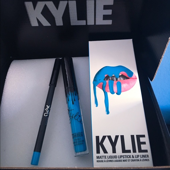 SOLD!!!✨Kylie Skylie Lip Kit✨ - Picture 3 of 3