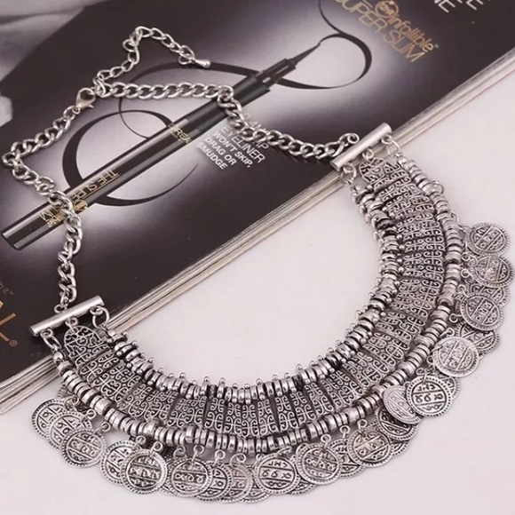 Chunk coin necklace bib - Picture 3 of 3