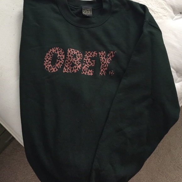 Green crew neck hoodie