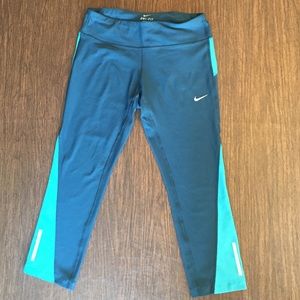 Nike crop leggings