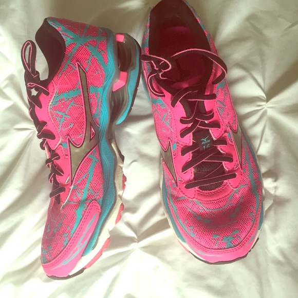 Mizuno running shoes