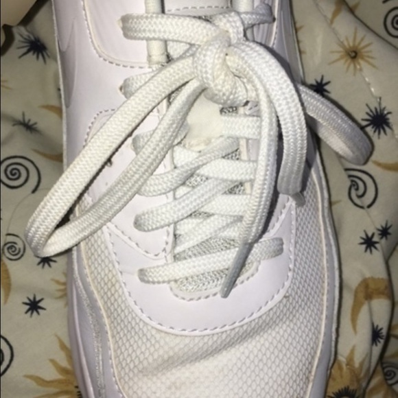 these shoes don't fit me and I would love to sell - Picture 2 of 3