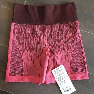 LULULEMON Sculpt Short Sz 6 BNWT