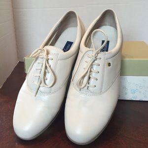 Comfy Easy Spirit Off White Leather Shoes 8.5 M