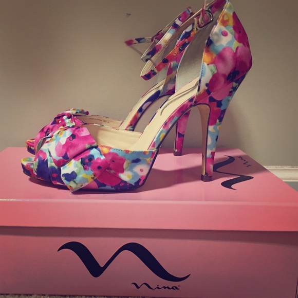 Nina open toe flower heel