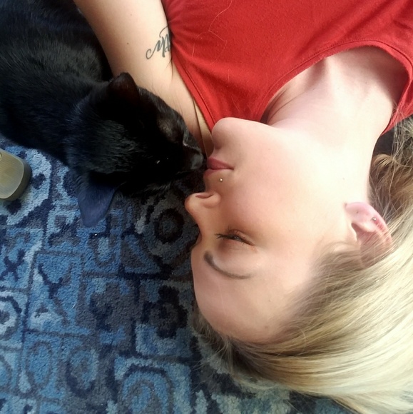 Meet your Posher, Brittany - Picture 3 of 4