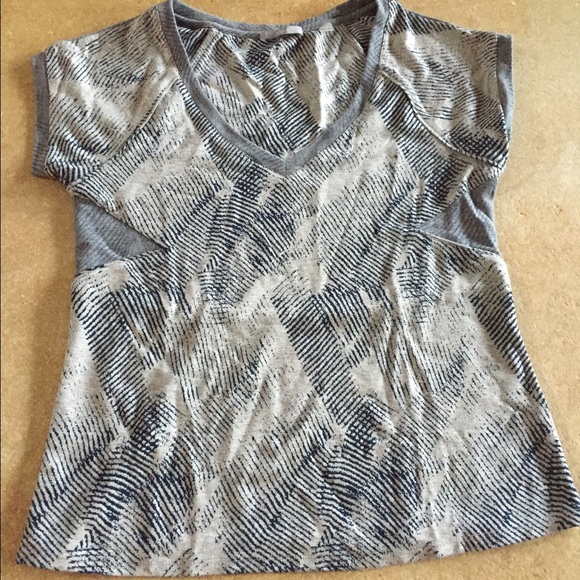 Tart brand v-neck top