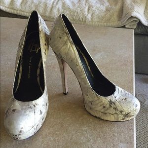 House of Harlow snake skin pumps