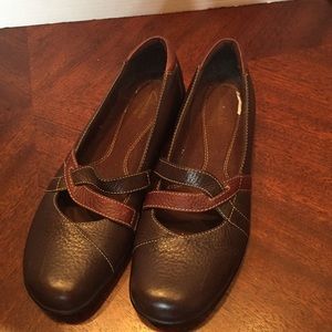 Comfy Clarks Brown Leather Shoes 7.5M