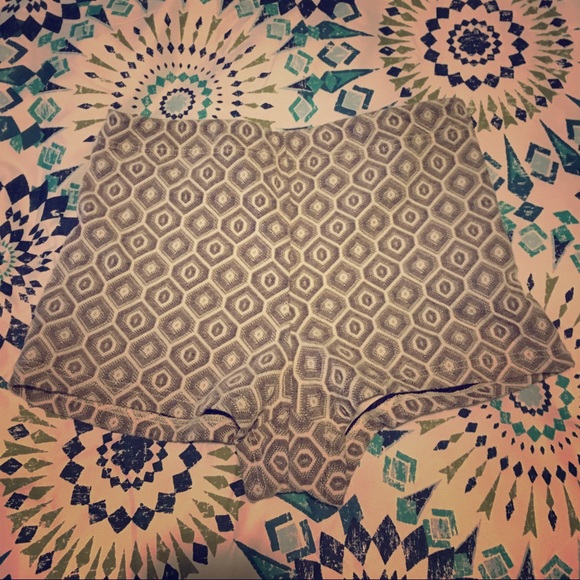 FREE PEOPLE ••• geo print shorts