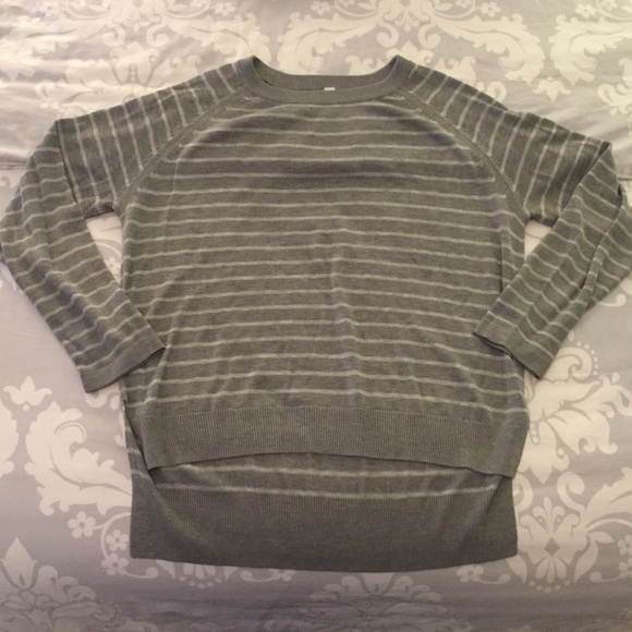 *SOLD* Lululemon Post Savasana Pullover Sweater 8 - Picture 2 of 4