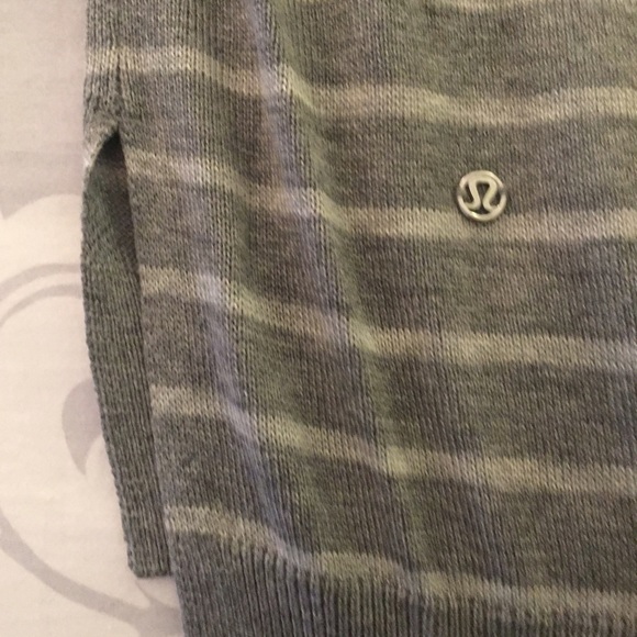 *SOLD* Lululemon Post Savasana Pullover Sweater 8 - Picture 4 of 4