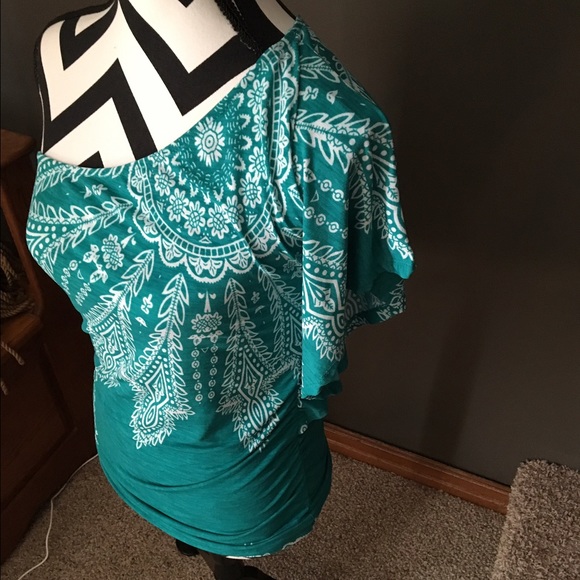 Off The Shoulder Top - Picture 2 of 2