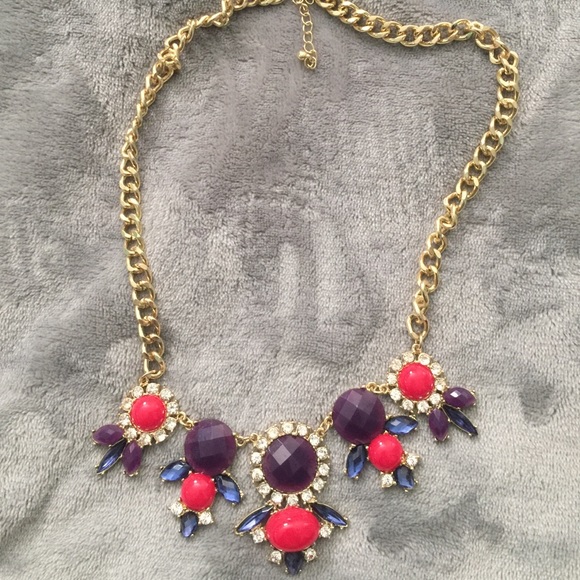 Statement necklace