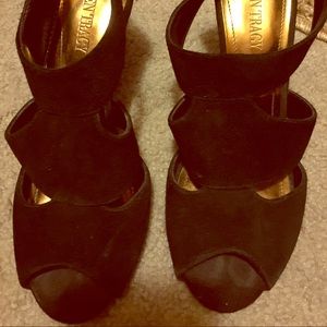 Ellen Tracy velvet wedges zip in back open toe