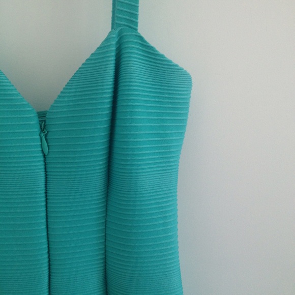 Bebe Midi Body Con Like Dress - Picture 4 of 4