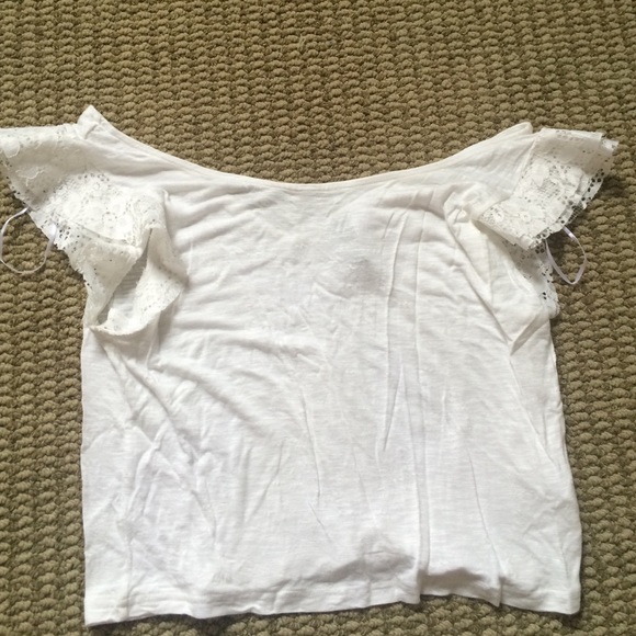 off the shoulder lace sleeve top
