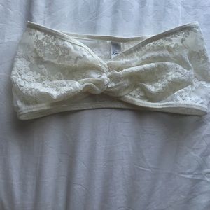 White lace bandeau