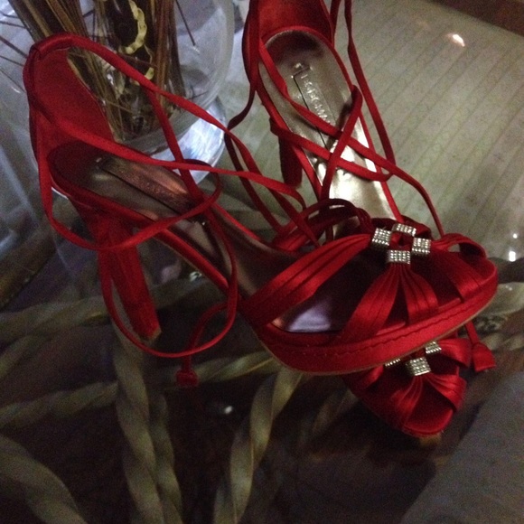 Shoes - Picture 4 of 4