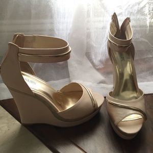Jennifer Lopez wedges