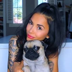 Meet your Posher, Nathalia