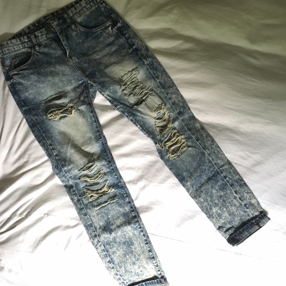 Distressed Boyfriend Jeans