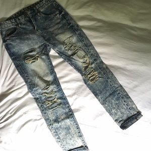 Distressed Boyfriend Jeans
