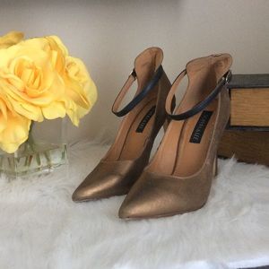 CLEANING CLOSET EVERYTHING IS $15