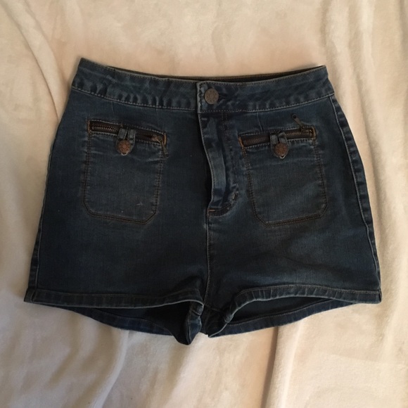 URBAN OUTFITTERS HIGH WAISTED SHORTS