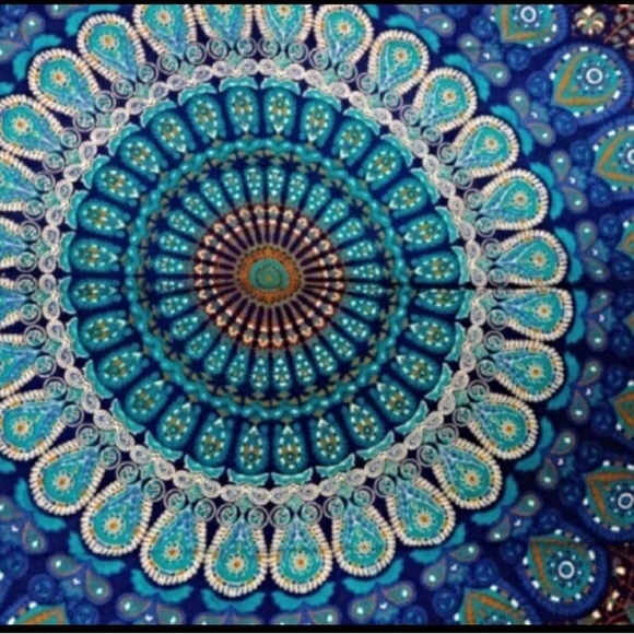 Peacock Mandala Throw - Picture 2 of 4