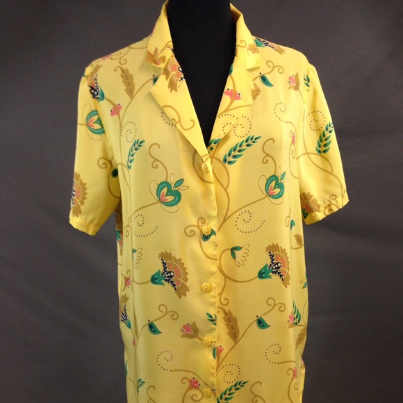 🎃🎃🎃Yellow Paisley Blouse