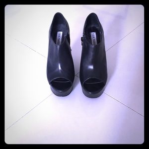 Steve Madden black leather "Delttaa" bootie