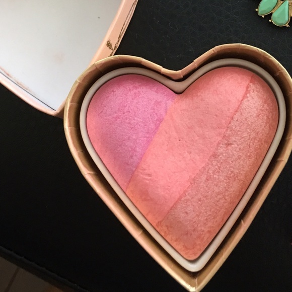 Too Faced blush