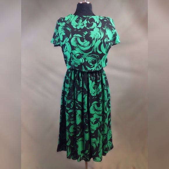 🎃🎃🎃VTG green print dress | US Made