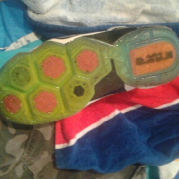 Lebron 12 all star - Picture 4 of 4