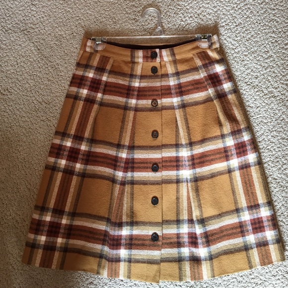 Size 2 plaid JCrew pleated skirt. In VGUC