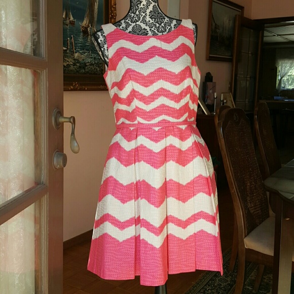 Cute dress with pockets!