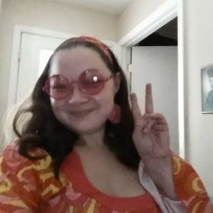 Meet your Posher, Liz