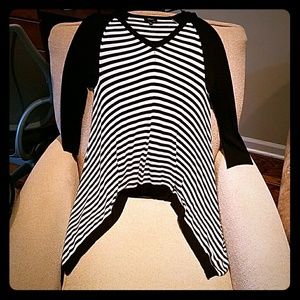 Cupio High-low sweater black and white