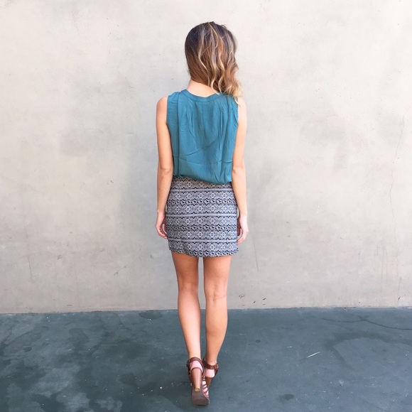 black and white patterned skirt - Picture 4 of 4