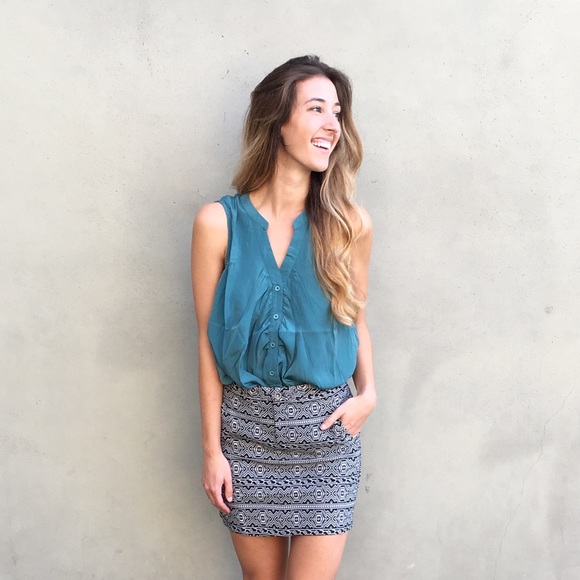 black and white patterned skirt - Picture 2 of 4