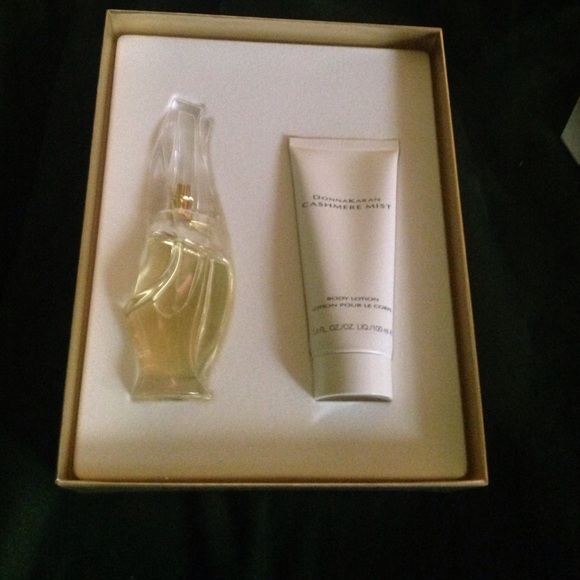 A purfum and lotion set