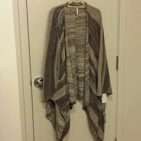 **FINAL SALE** NWT Free People Poncho Cardigan