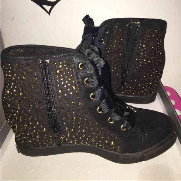 Stuart Weitzman Black Sneaker wedges - Picture 1 of 3
