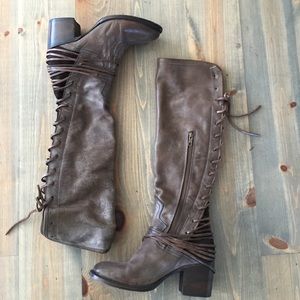 Freebird boots Coal size 8 in taupe