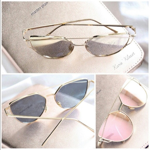 Accessories | Rose Gold mirror sunnies - Picture 3 of 4