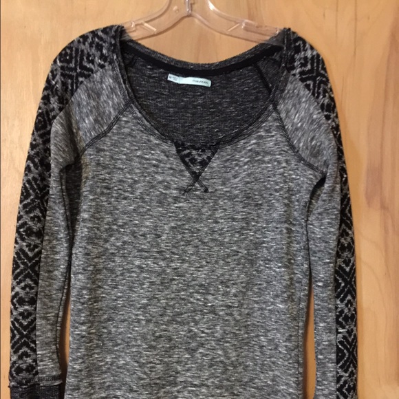 Sweatshirt.